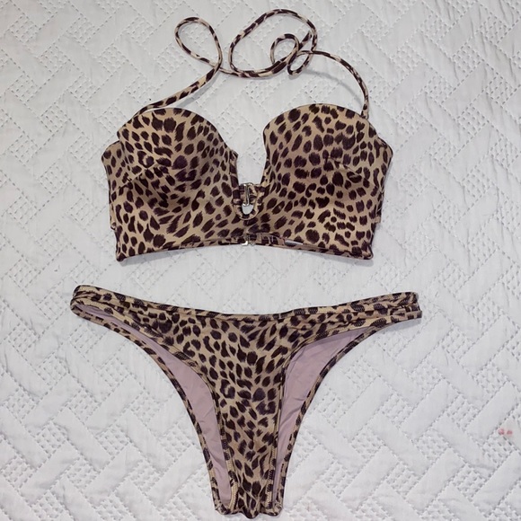 Victoria’s Secret Bikini - Picture 1 of 3